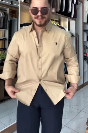 Men Solid Custom Fit Casual Shirts